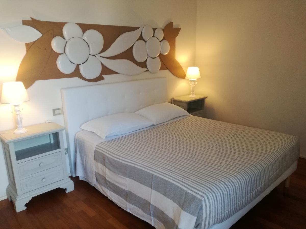Domus Nova Residenza Il B&B มานโตวา ภายนอก รูปภาพ