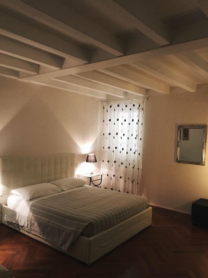 Domus Nova Residenza Il B&B มานโตวา ภายนอก รูปภาพ